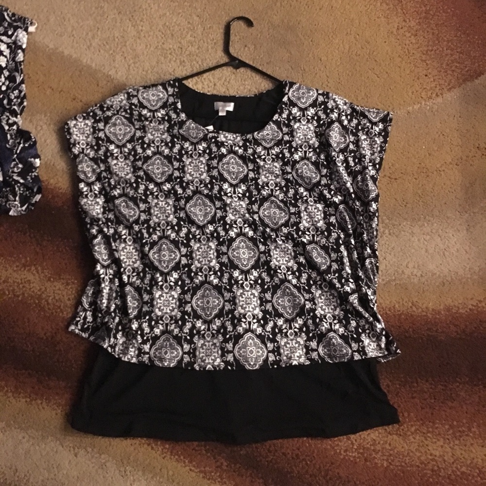 White and black patterned layered top never worn